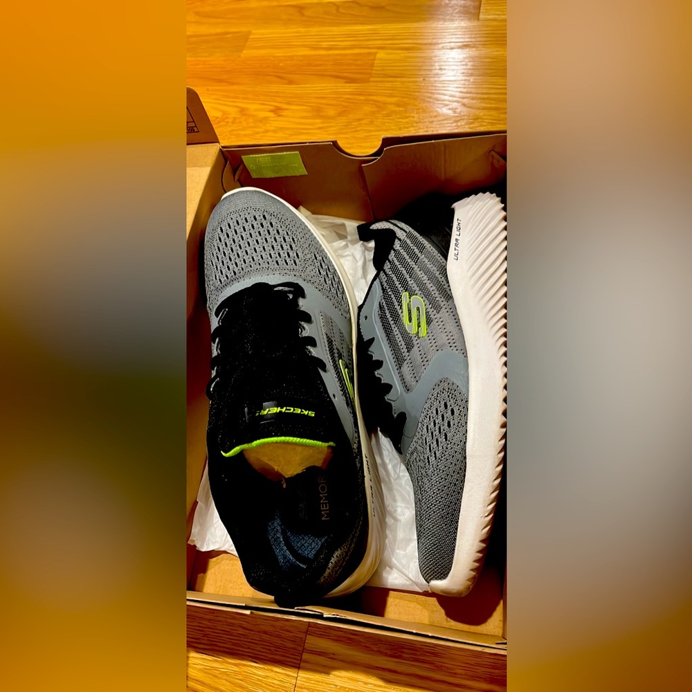 Skechers 10.5 Men’s Sneakers